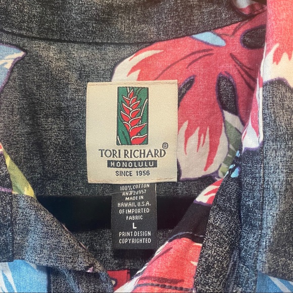 Tori Richard Hawaiian Shirt. Made in Hawaii. - Picture 2 of 5